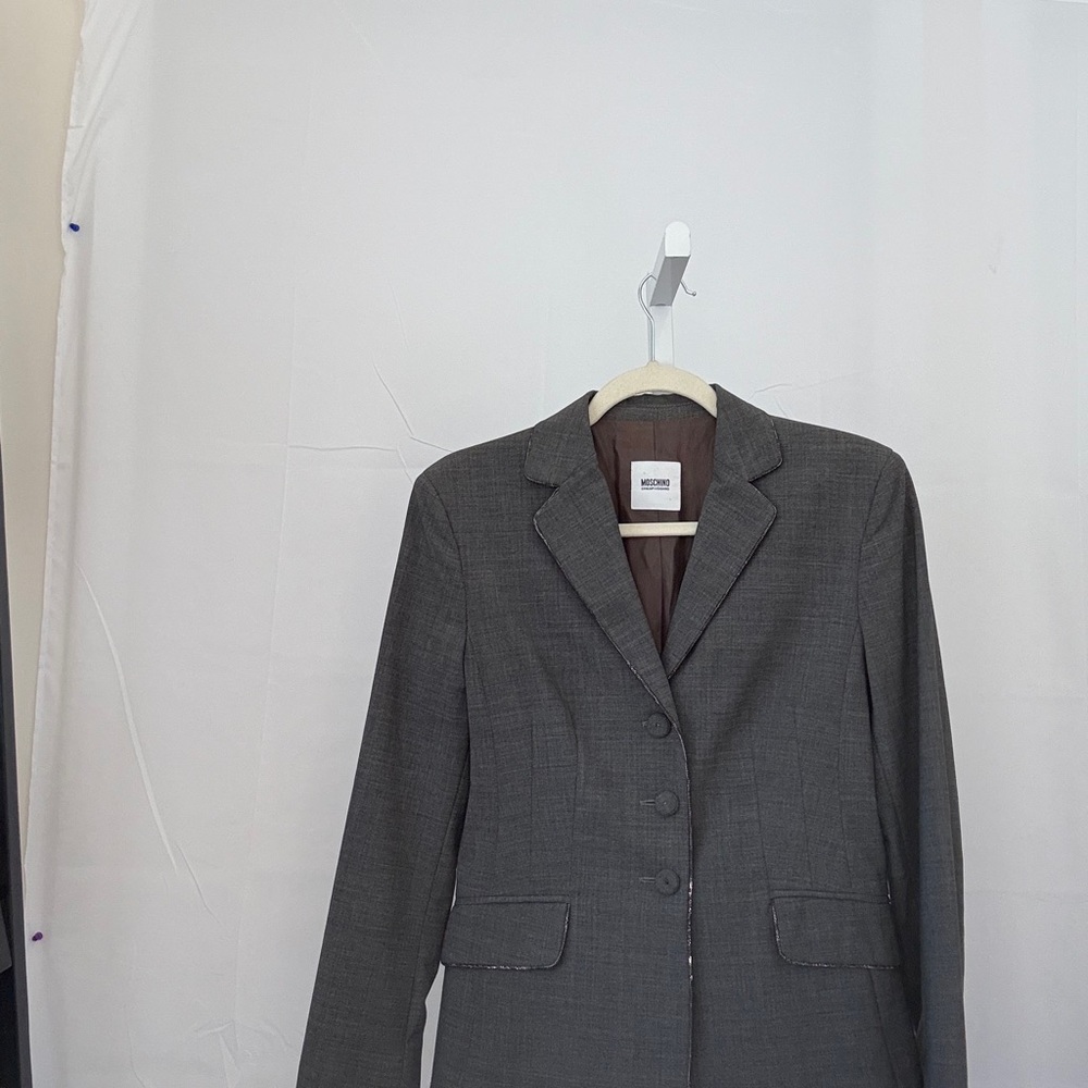 EUC-Moschino Women's grey fitted blazer with silver trim